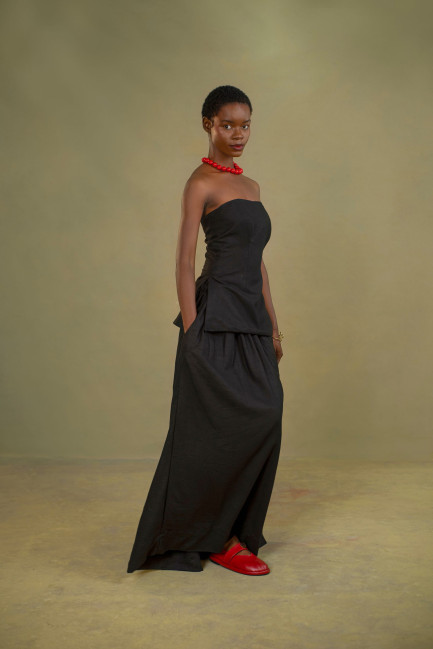 Flow Skirt in Black Linen